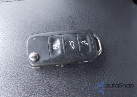 2019 Volkswagen Passat 2.0T Wolfsburg Edition z USA, uszkodzony, nr VIN 1VWLA7A30KC008657